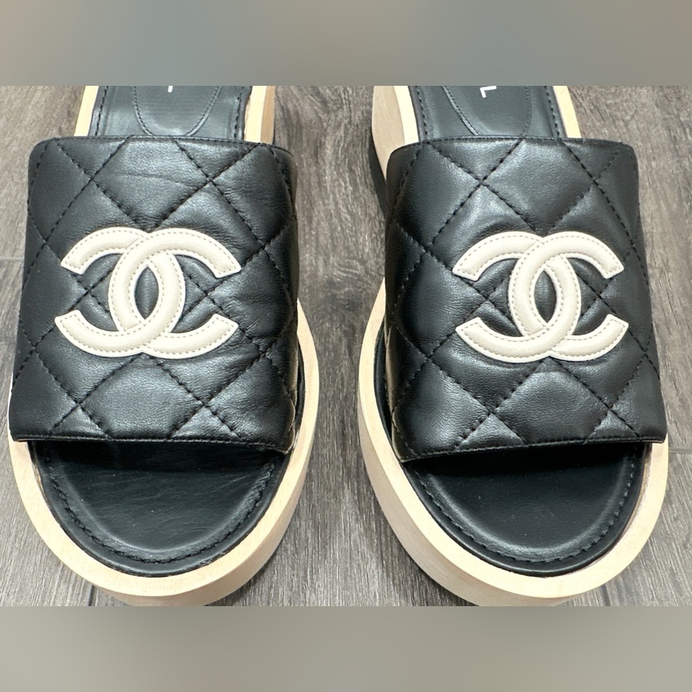 CHANEL WOODEN Platform WEDGES SLIDES. SIZE 42 - Picture 6 of 15